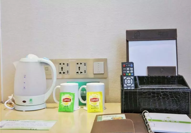 Hotelli Greentree Inn Shangrila City Bus Station