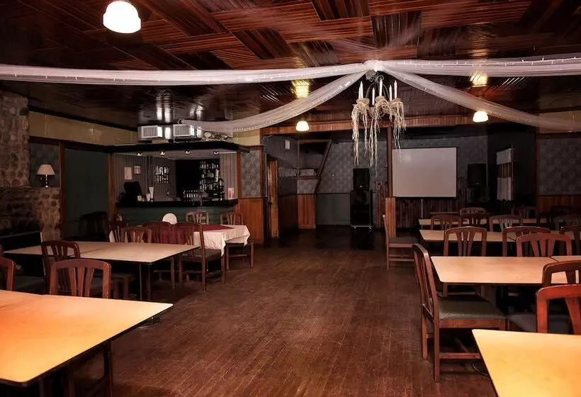 Retkeilymaja Pine Lodge