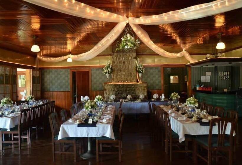 호스텔 Pine Lodge