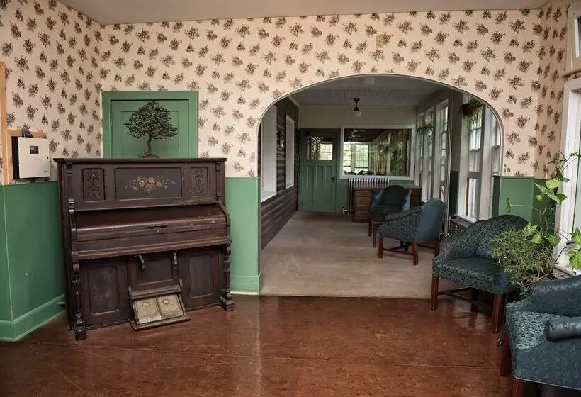 Retkeilymaja Pine Lodge