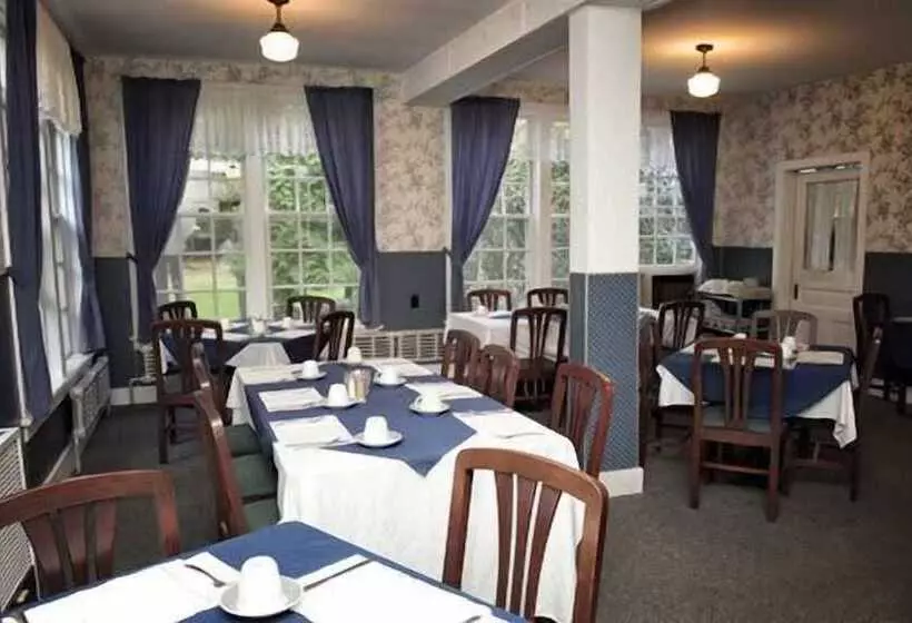 Retkeilymaja Pine Lodge