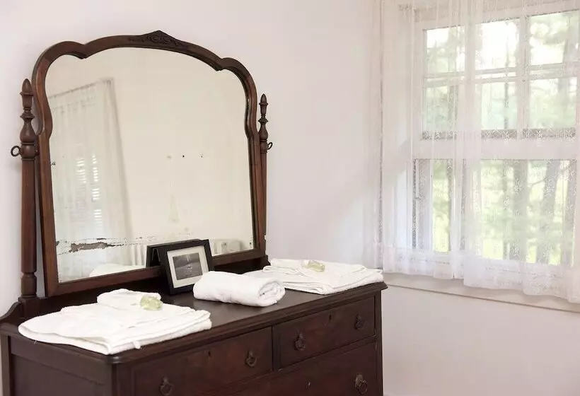 Retkeilymaja Pine Lodge