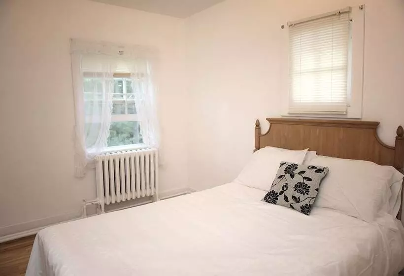 Retkeilymaja Pine Lodge