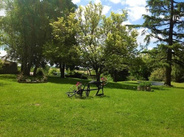 Bed and Breakfast L Oustal Chambres Et Tables D Hôtes