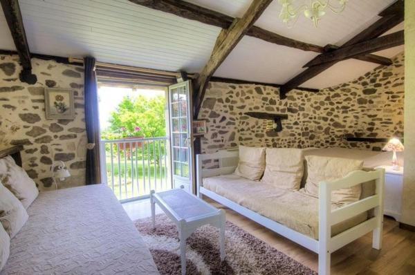 Bed and Breakfast L Oustal Chambres Et Tables D Hôtes