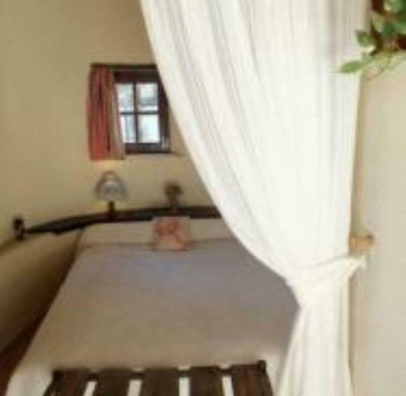 Bed and Breakfast L Oustal Chambres Et Tables D Hôtes