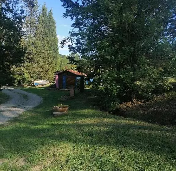 ホテル Agriturismo Campolungo