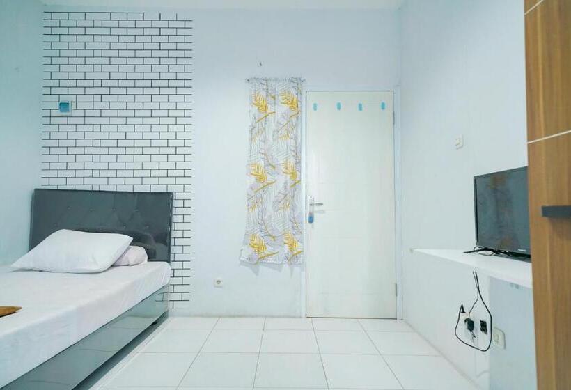 בית מלון כפרי Pekayon Garden House Syariah Redpartner