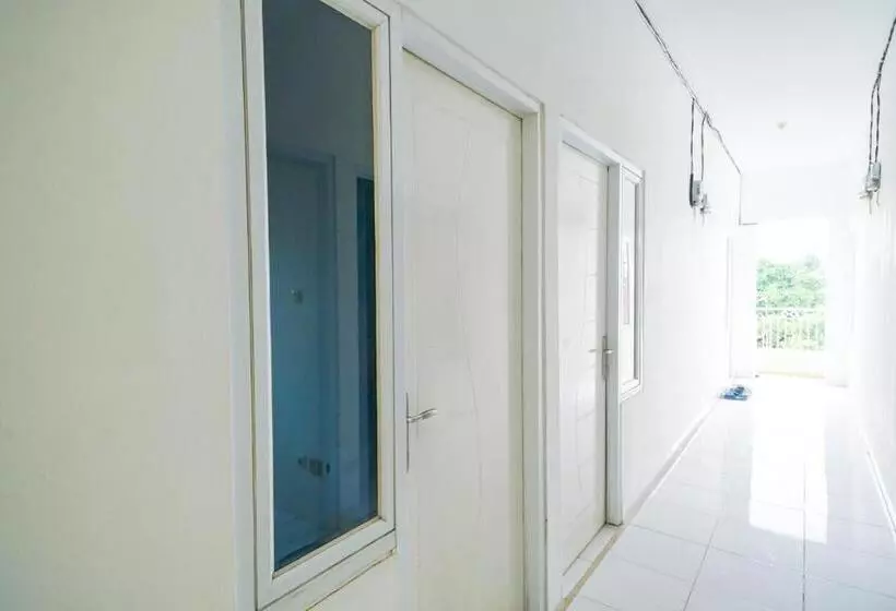 Hotelli Pekayon Garden House Syariah Redpartner