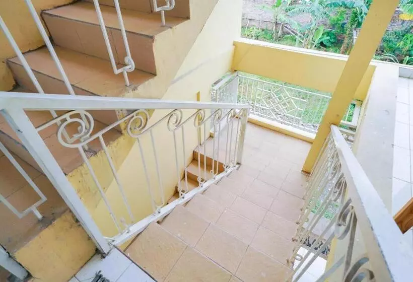 Hotelli Pekayon Garden House Syariah Redpartner