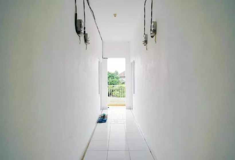 Hotelli Pekayon Garden House Syariah Redpartner