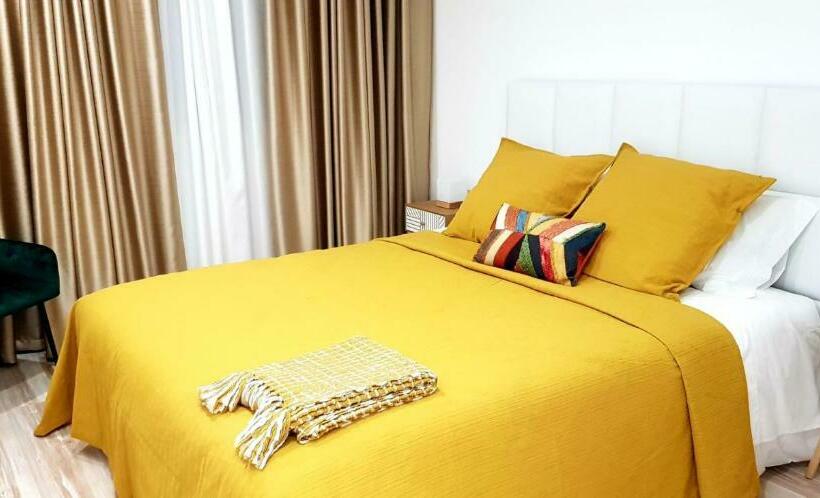 Bed and Breakfast Aroma D