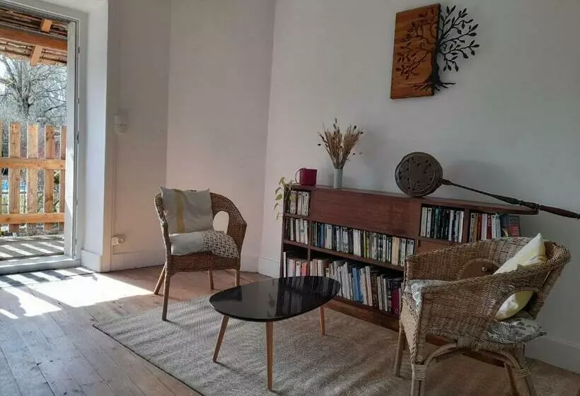 ベッドアンドブレックファースト Avol D Oiseau