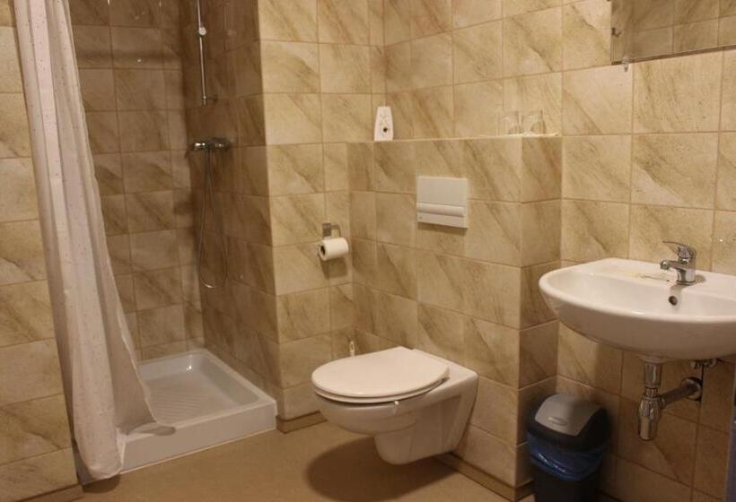 住宿加早餐 Bendovský Dvůr