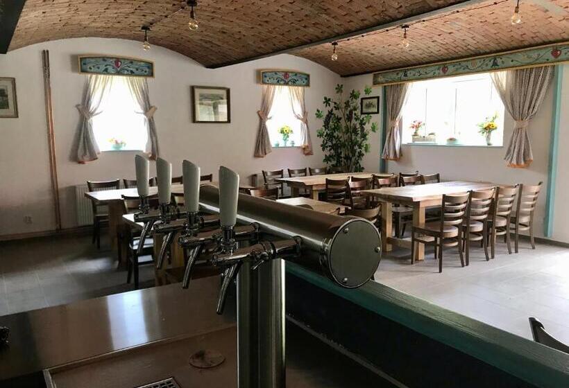 住宿加早餐 Bendovský Dvůr