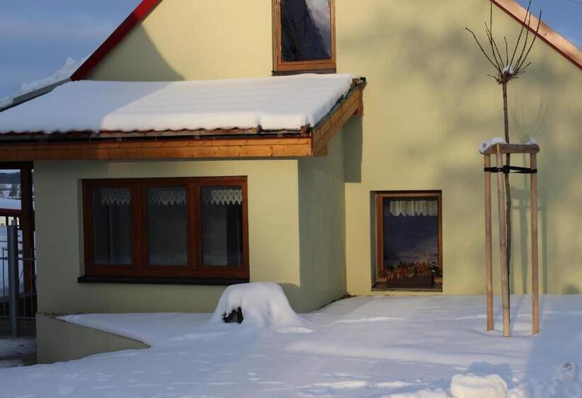 住宿加早餐 Bendovský Dvůr