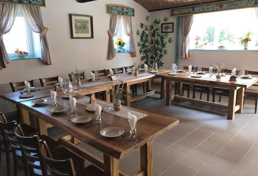 住宿加早餐 Bendovský Dvůr