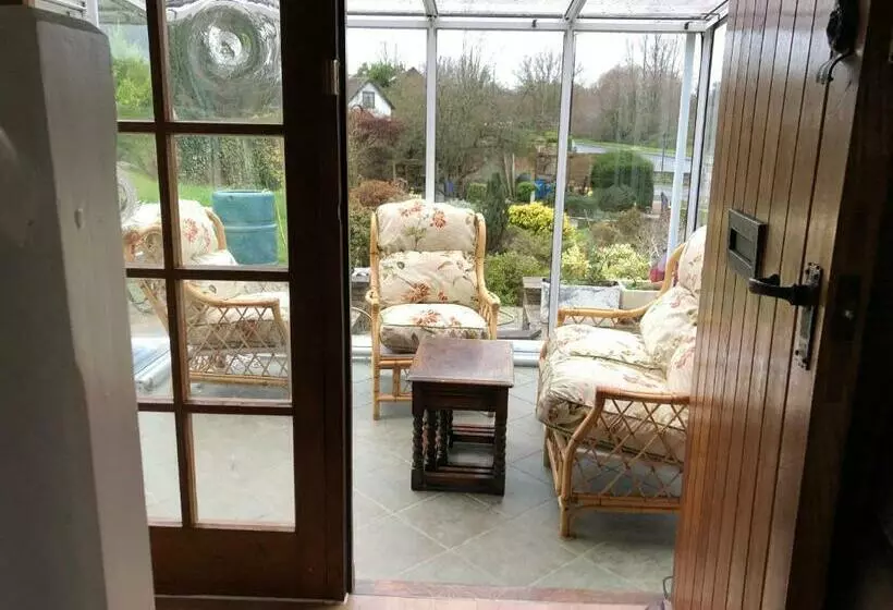 Aamiaismajoitus (B&B) Ponders End