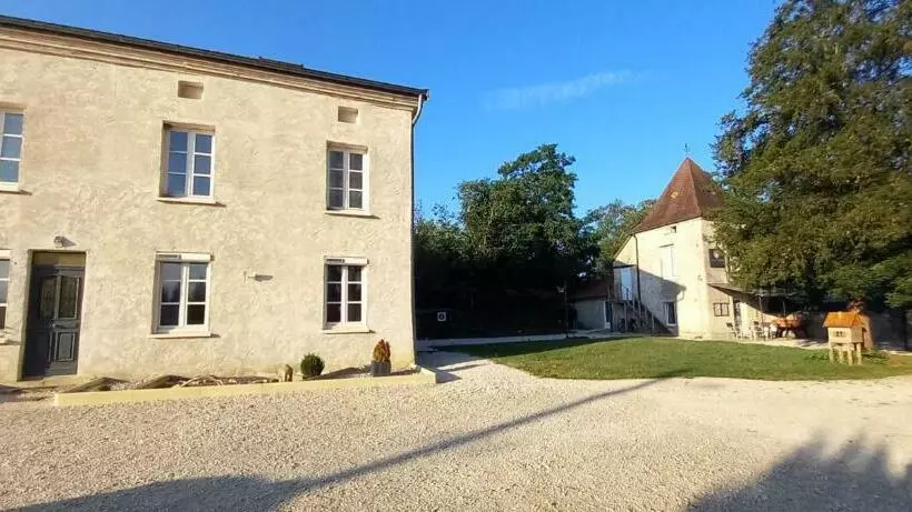 Aamiaismajoitus (B&B) Suite Privée Indépendant Dans Ancien Pigeonniet