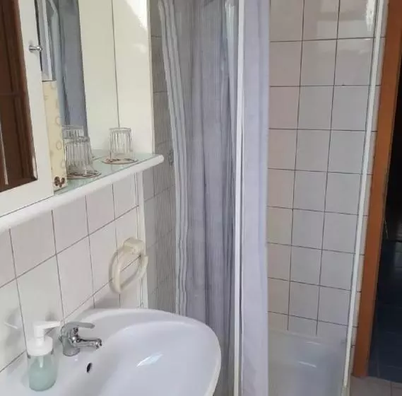 Aamiaismajoitus (B&B) Tüttös Vendéghàz