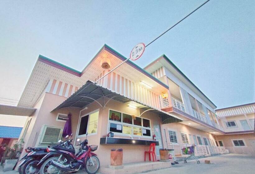 Hotel โรงแรม ปาล์มเพลส