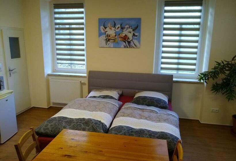 Отель Ferienwohnung Schleich