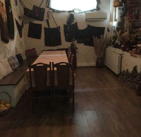 膳宿费 къща за гости спасителна