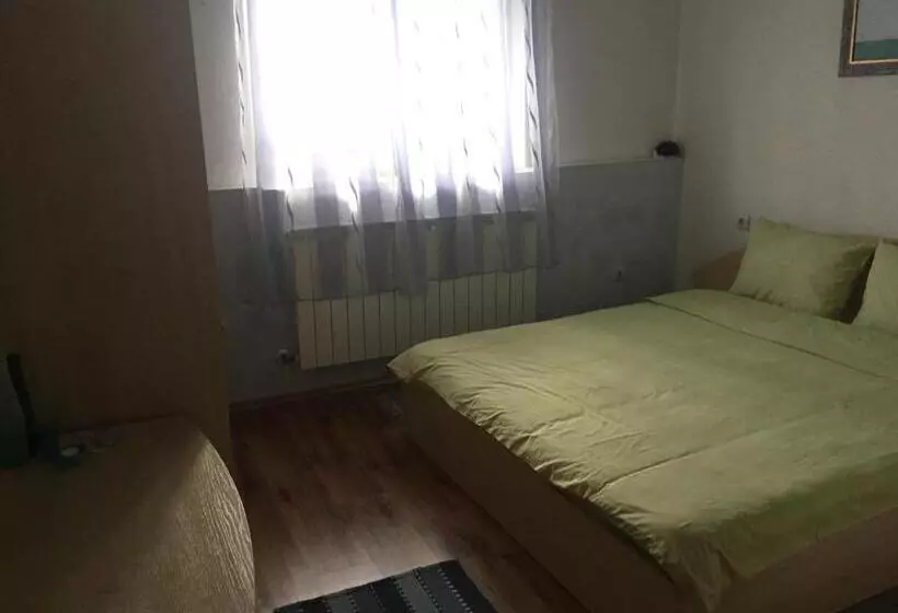 ペンション къща за гости спасителна