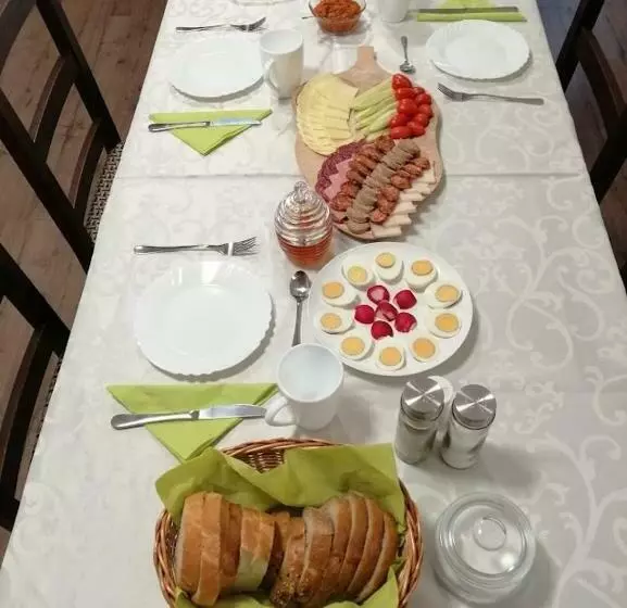 Majatalo Casa De Oaspeți Csomortáni Vendégház