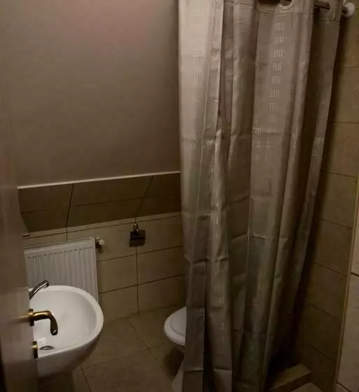 Majatalo Casa De Oaspeți Csomortáni Vendégház