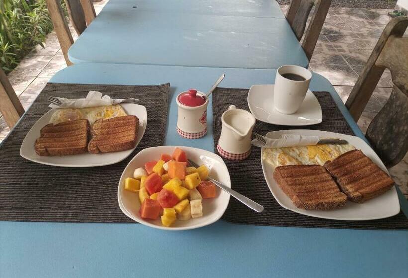 ペンション Hostal Y Restaurante Los Tecales