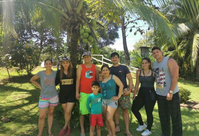 ペンション Hostal Y Restaurante Los Tecales