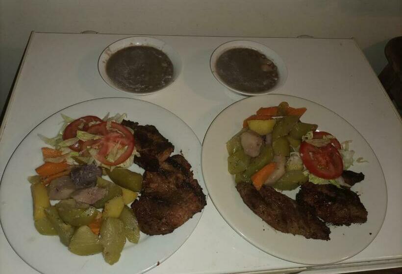 ペンション Hostal Y Restaurante Los Tecales