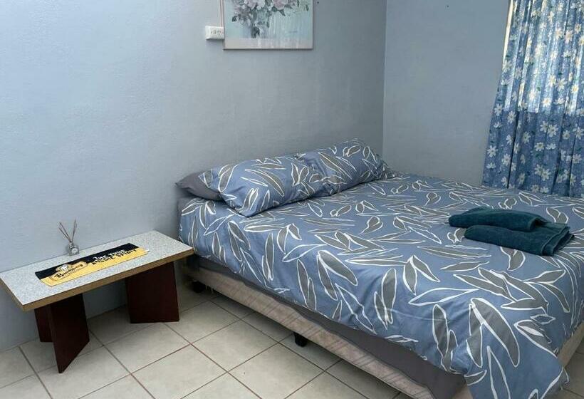 بنسيون J S Hardware & Gifts