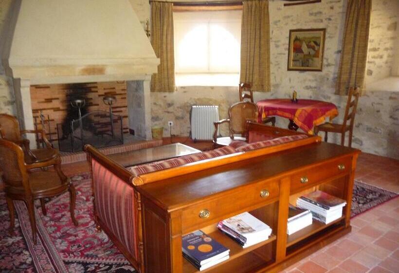 بنسيون Le Château D Hauterives