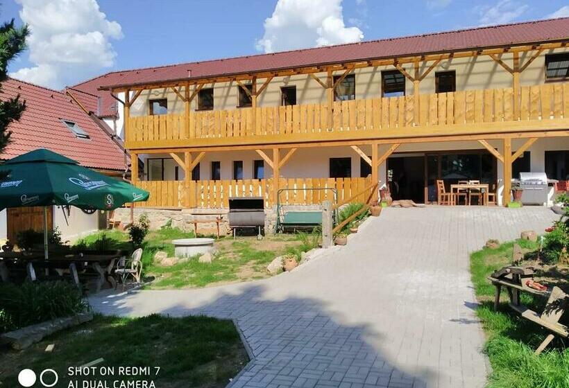 פנסיון Soukromá Rezidence Pohádková Usedlost Lovětín