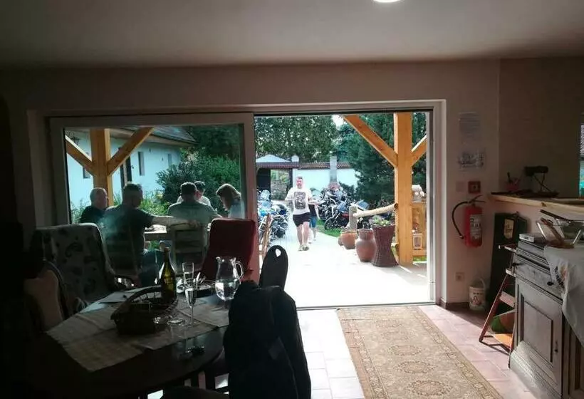 Majatalo Soukromá Rezidence Pohádková Usedlost Lovětín