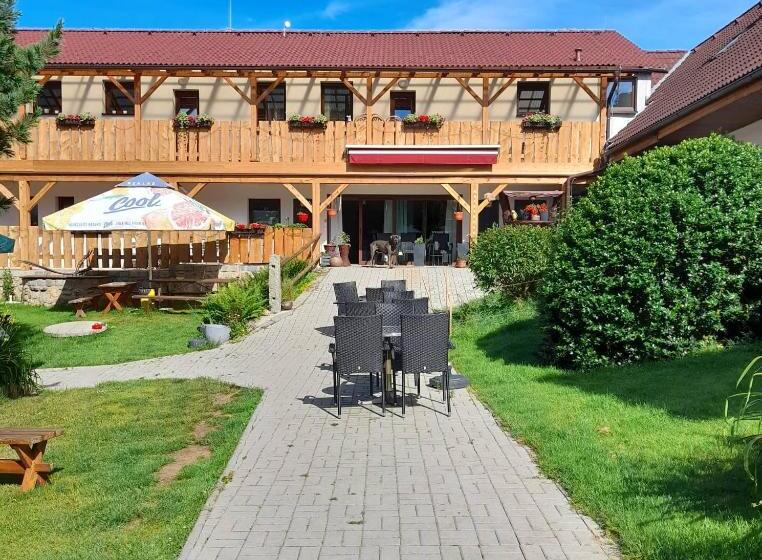 פנסיון Soukromá Rezidence Pohádková Usedlost Lovětín