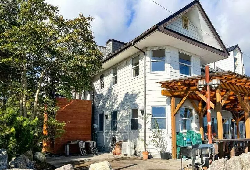 هاستل Biwa Lakeside Cottage B B Dylan