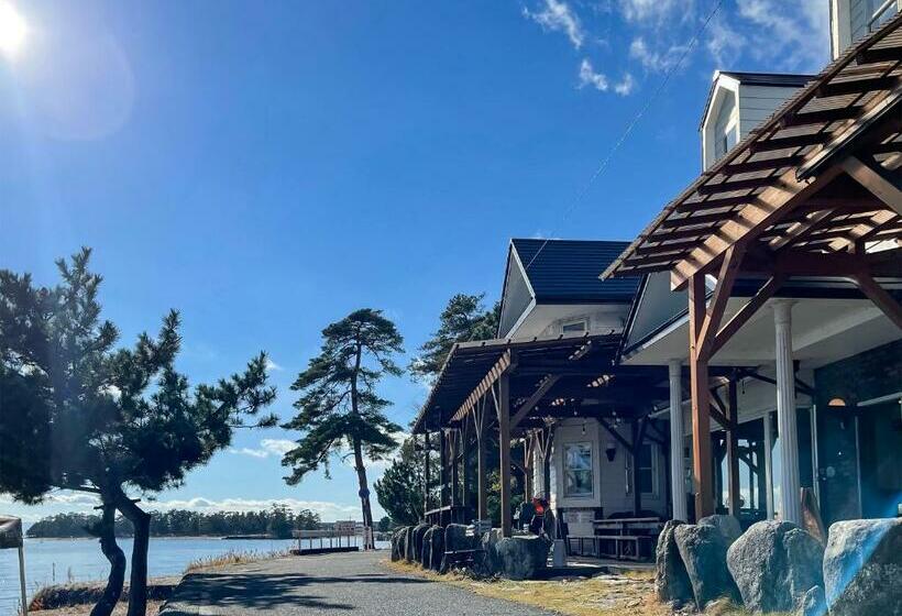 הוסטל Biwa Lakeside Cottage B B Dylan