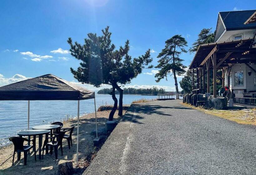 הוסטל Biwa Lakeside Cottage B B Dylan