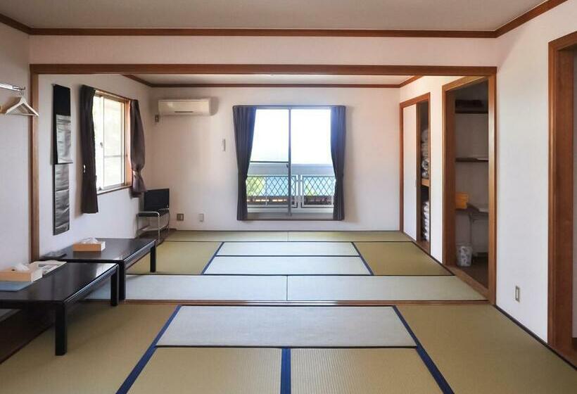 הוסטל Biwa Lakeside Cottage B B Dylan