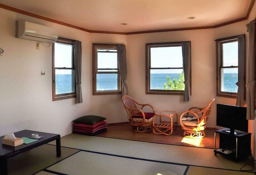 הוסטל Biwa Lakeside Cottage B B Dylan