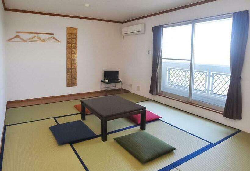 הוסטל Biwa Lakeside Cottage B B Dylan