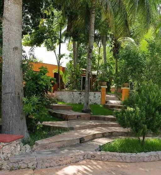 Retkeilymaja Saak Luúm Ruta Puuc