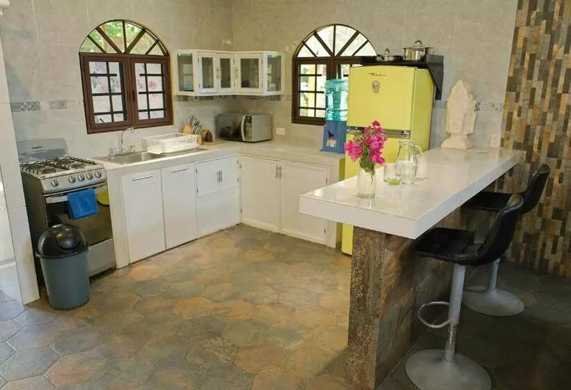 Retkeilymaja Saak Luúm Ruta Puuc