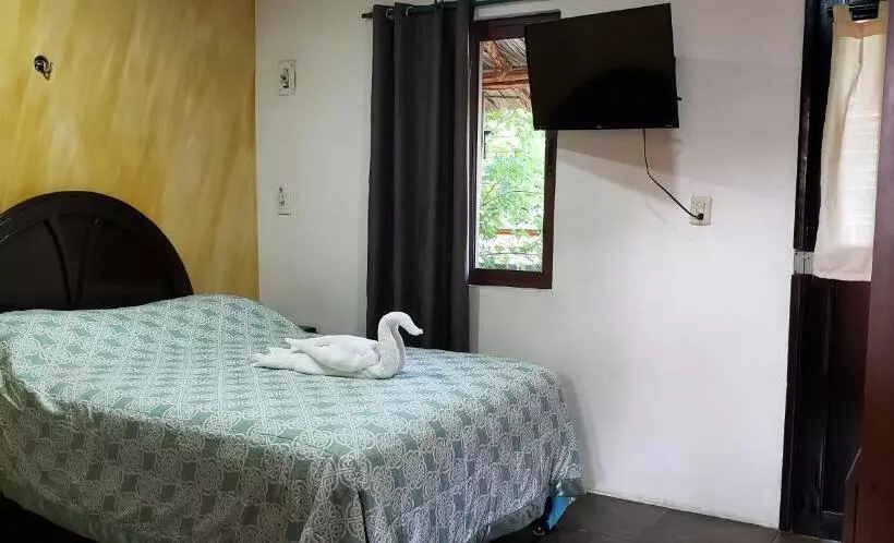 Retkeilymaja Saak Luúm Ruta Puuc