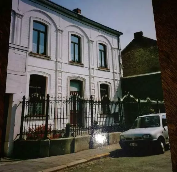 Aamiaismajoitus (B&B) B And B Comme Chez Soi