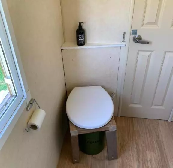 Aamiaismajoitus (B&B) Charming House On Large Property On Vato