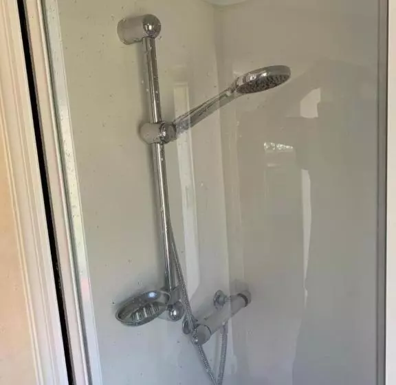 Aamiaismajoitus (B&B) Charming House On Large Property On Vato